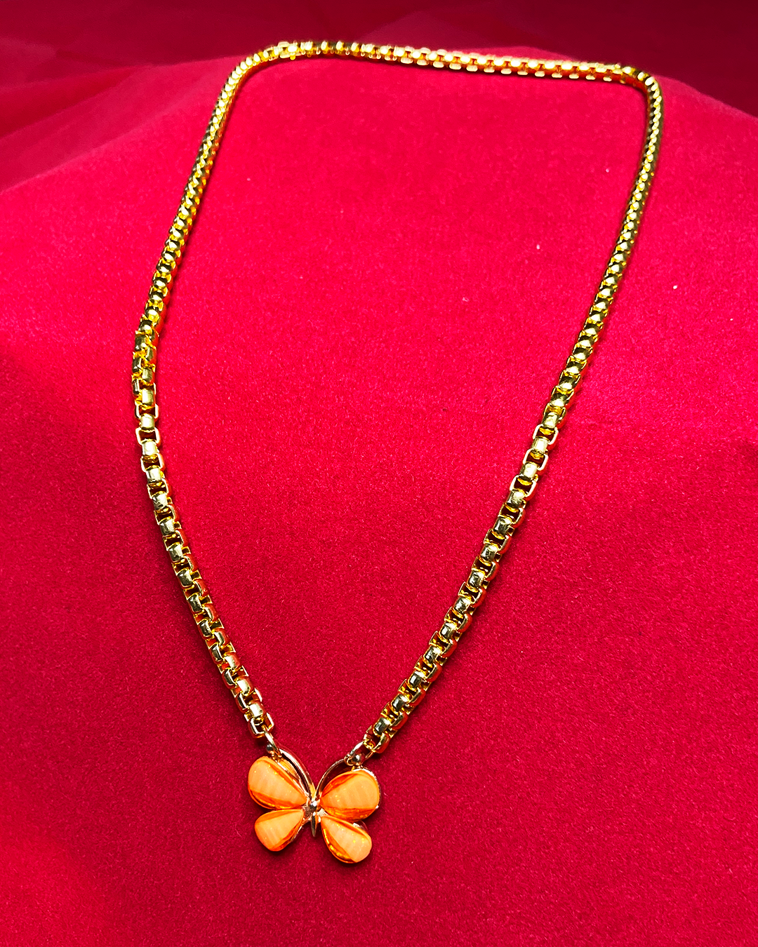 Colar Borboleta Cítrica