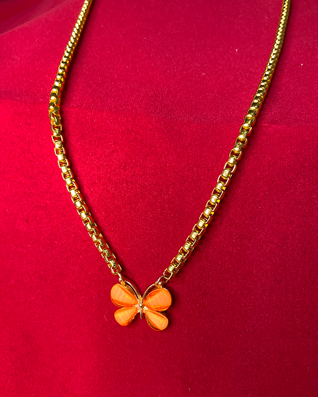 Colar Borboleta Cítrica